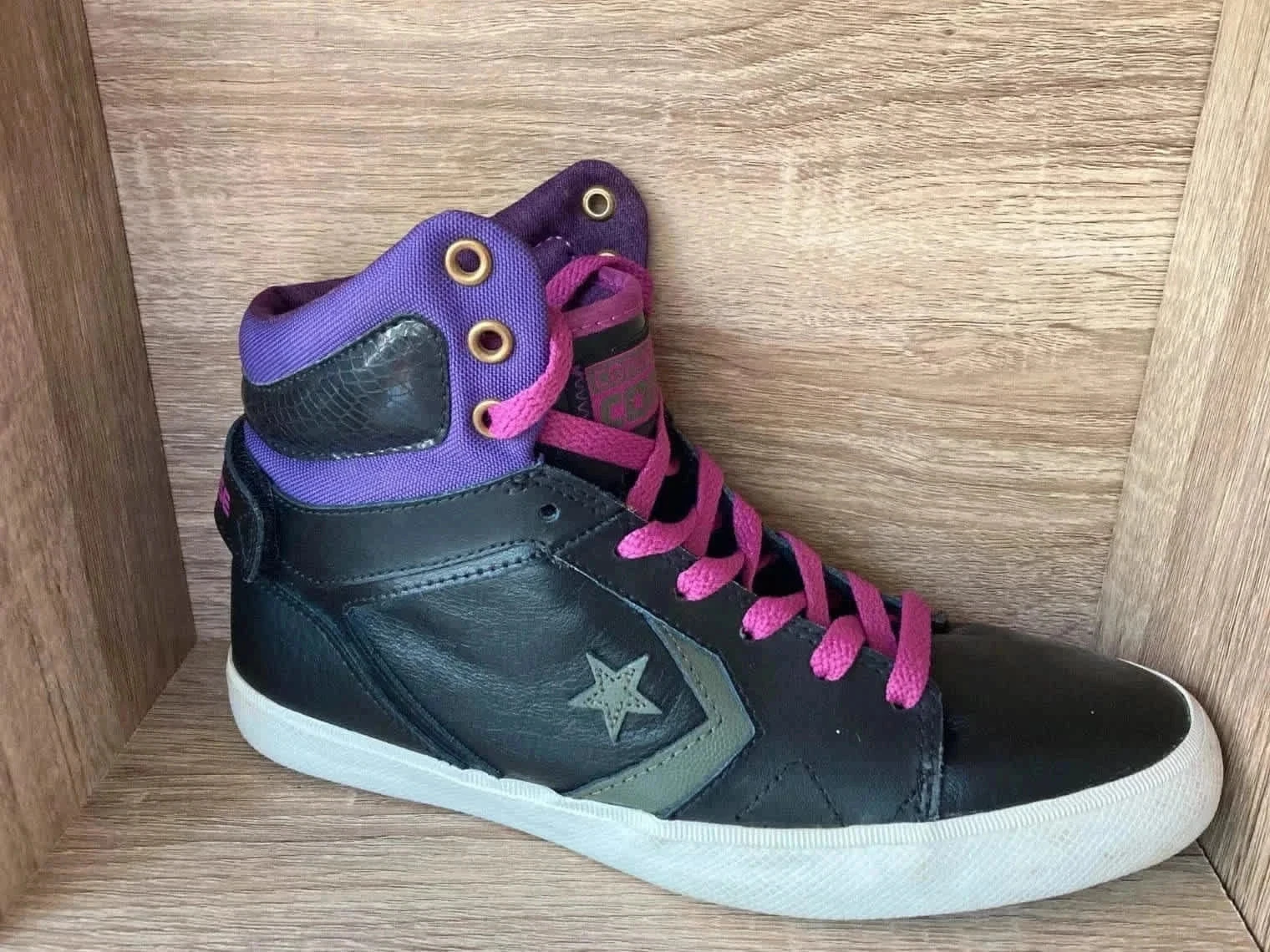 Converse cuir pointure 39 montante